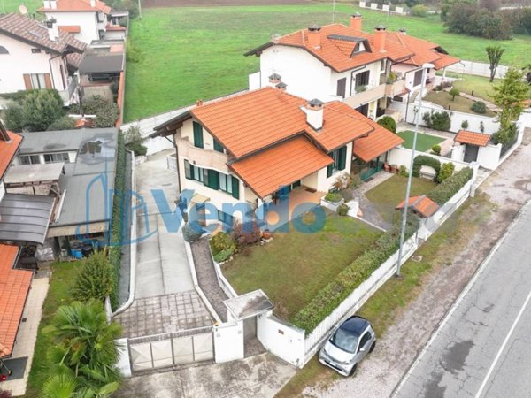 casa indipendente in vendita ad Arconate