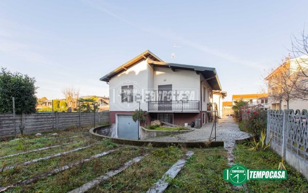 casa indipendente in vendita ad Arconate