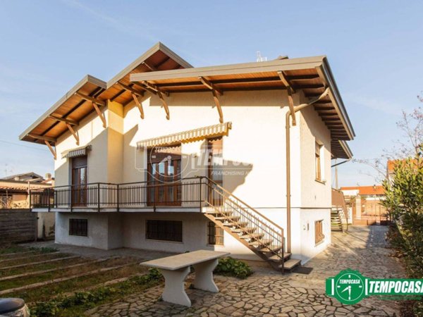 casa indipendente in vendita ad Arconate