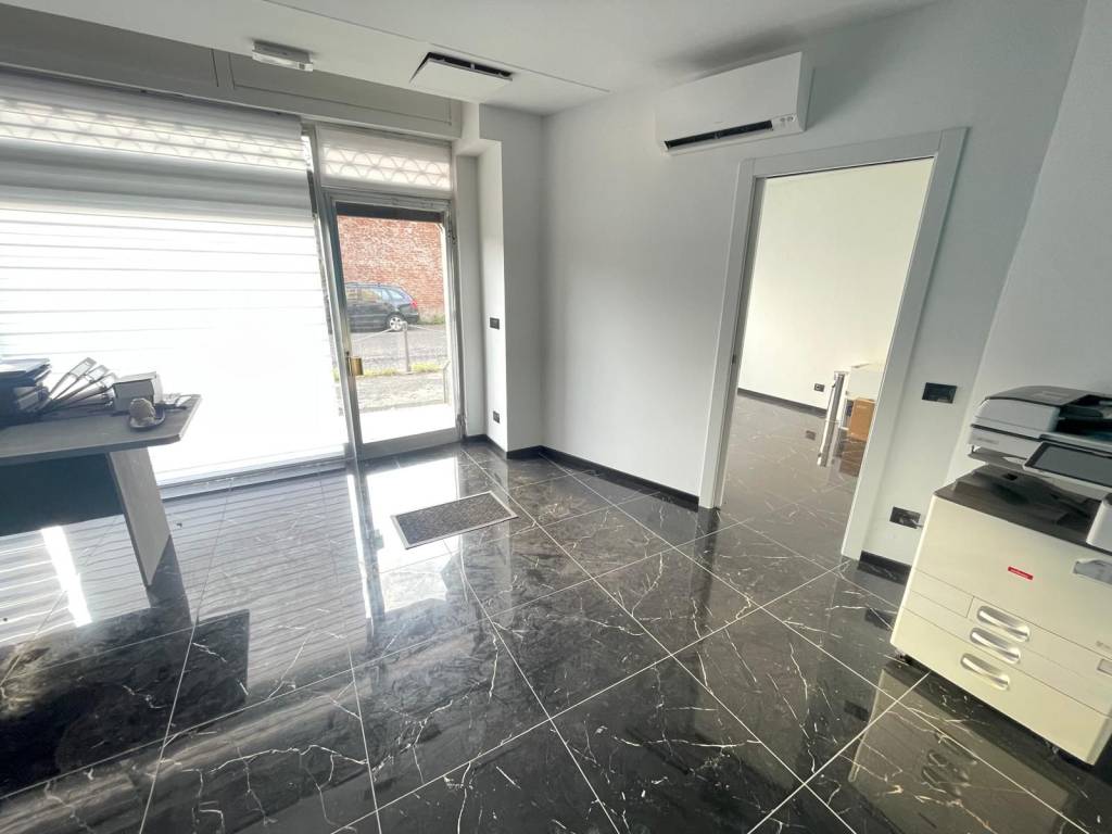 negozio in vendita ad Arconate