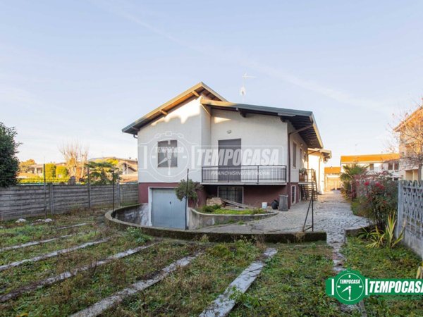 casa indipendente in vendita ad Arconate