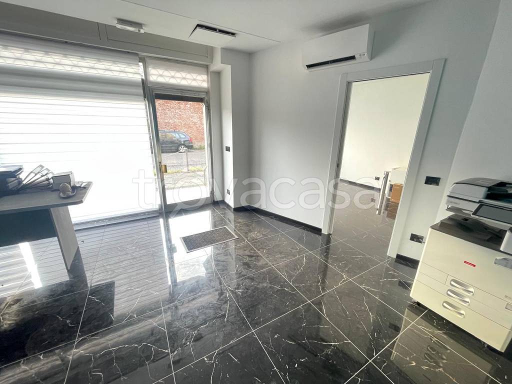 negozio in vendita ad Arconate