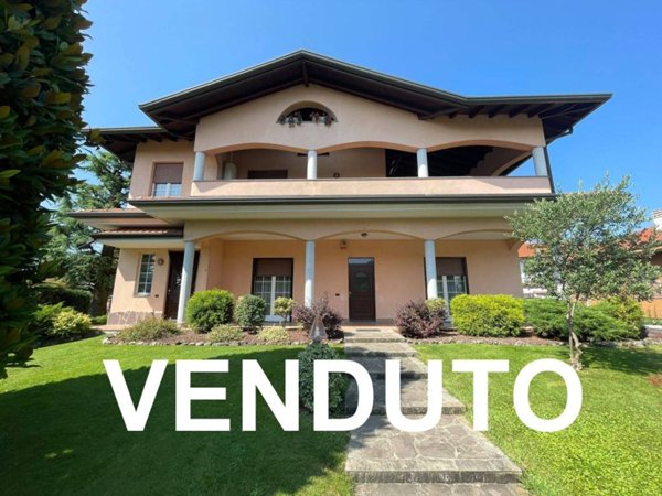 casa indipendente in vendita ad Arconate