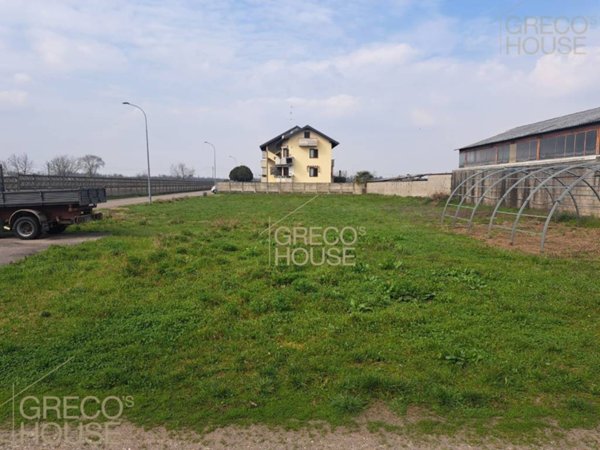 terreno edificabile in vendita ad Arconate