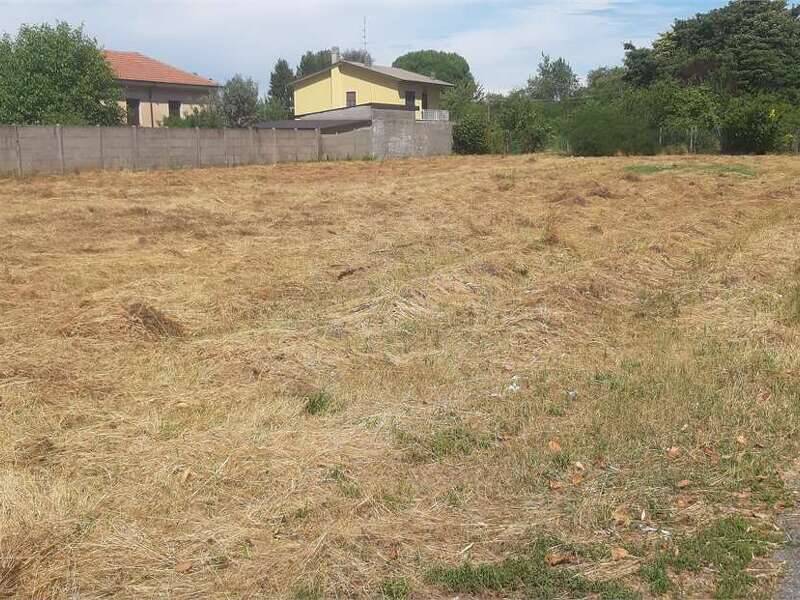 terreno edificabile in vendita ad Arconate