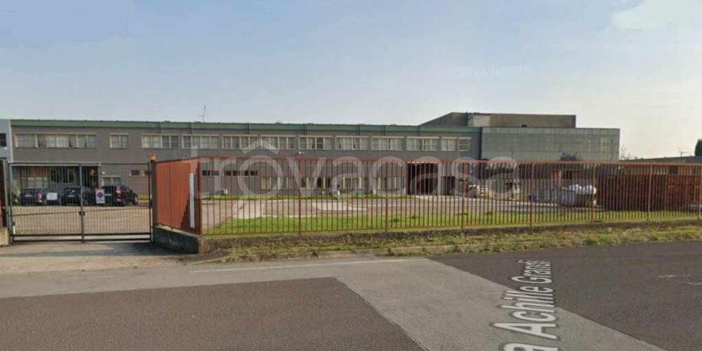 locale commerciale in vendita ad Arconate