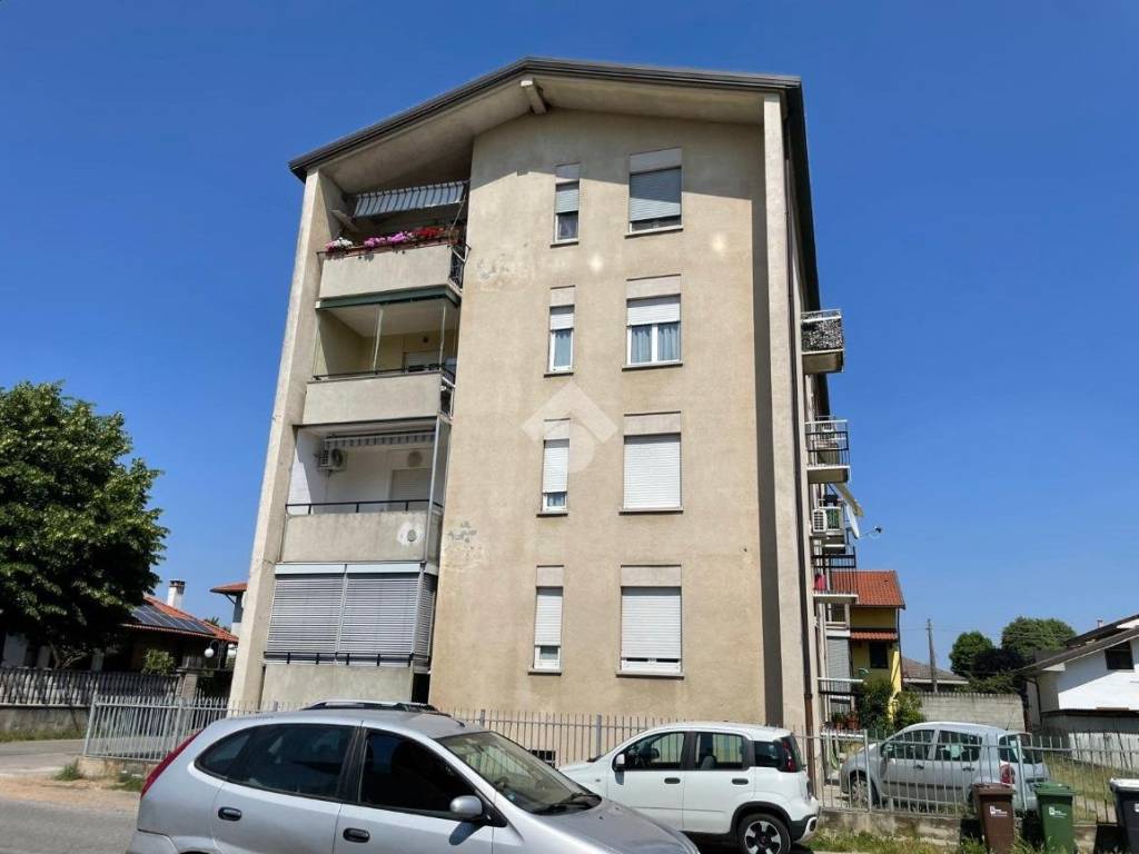 appartamento in vendita ad Arconate