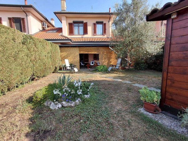 casa indipendente in vendita ad Arconate