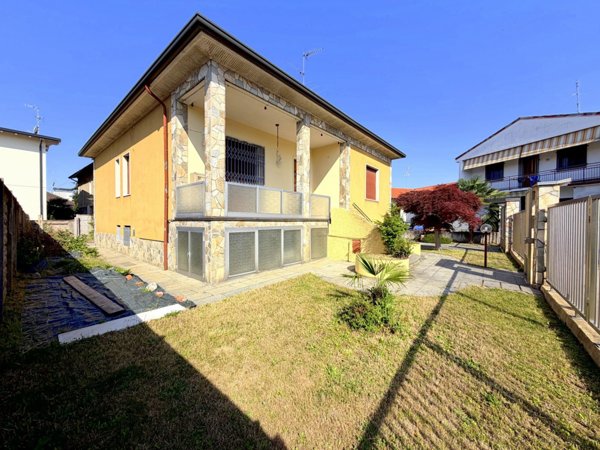 casa indipendente in vendita ad Arconate