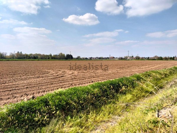 terreno in vendita ad Arconate