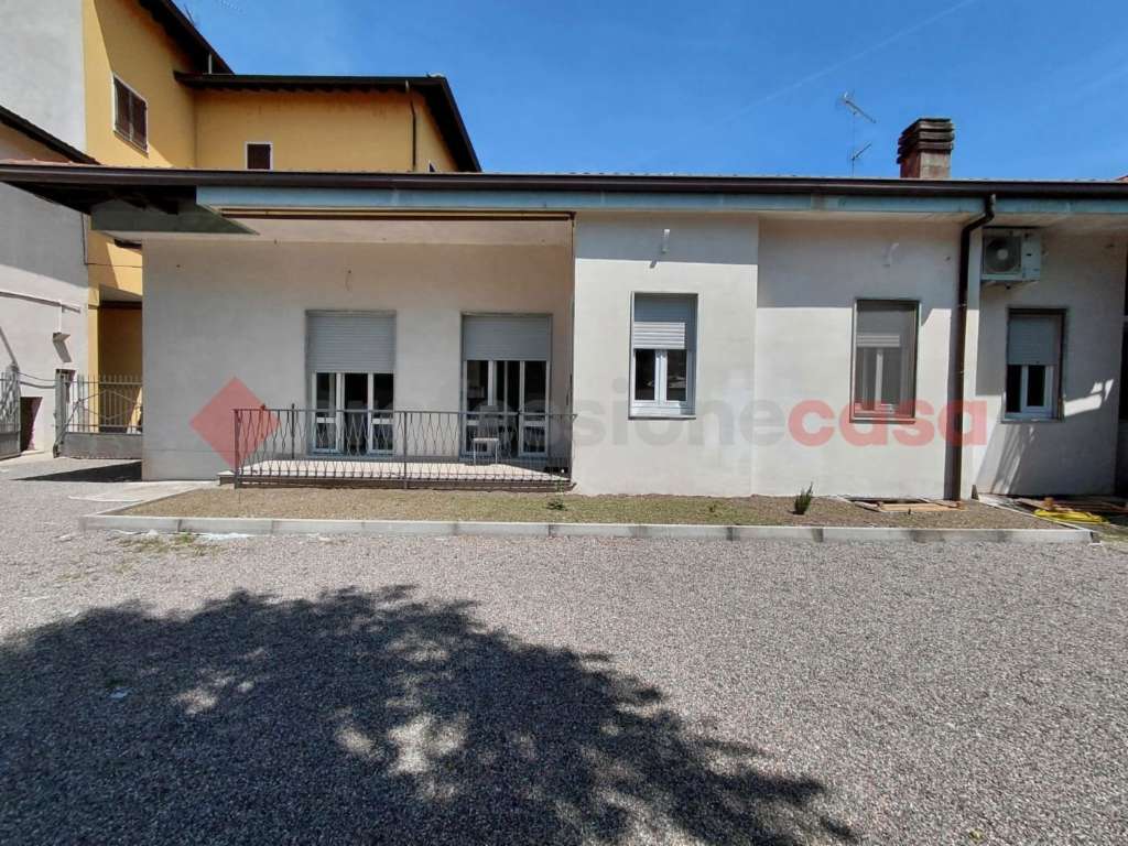 casa indipendente in vendita ad Arconate