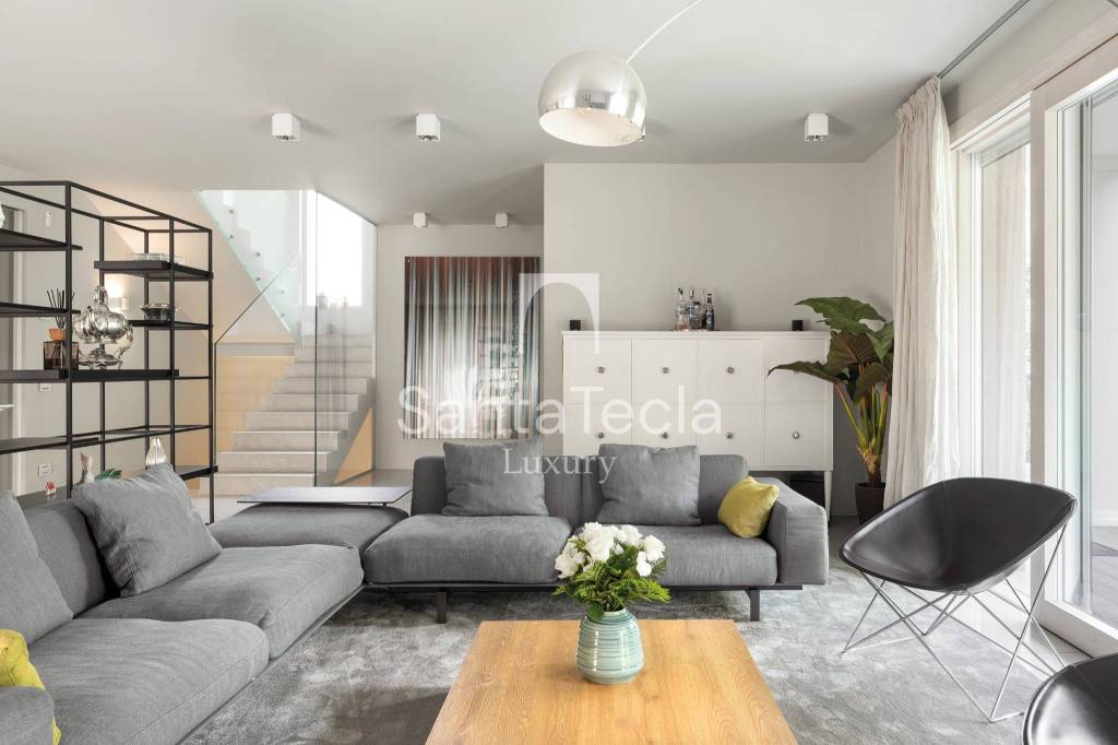 casa indipendente in vendita ad Arese in zona Valera