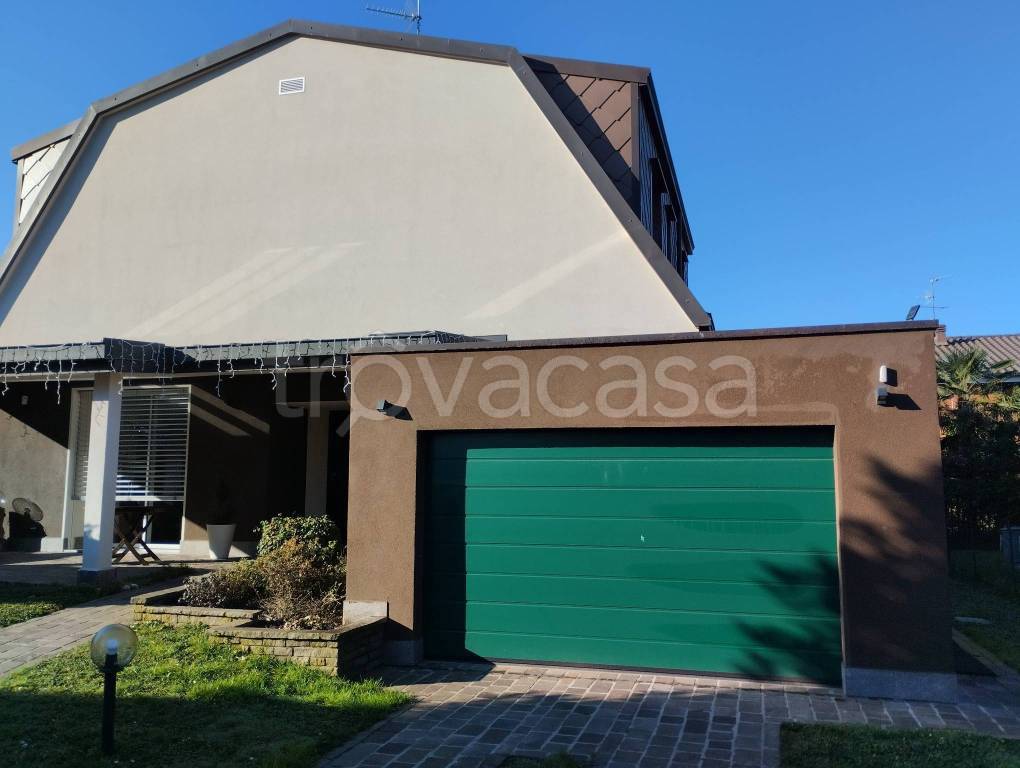 casa indipendente in vendita ad Arese