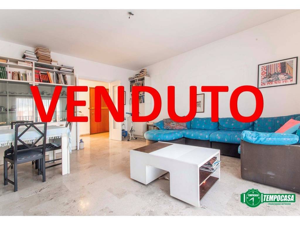 appartamento in vendita ad Arese in zona Valera
