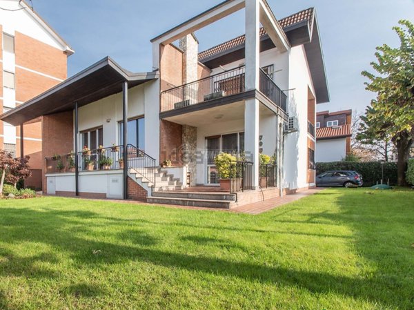 casa indipendente in vendita ad Arese
