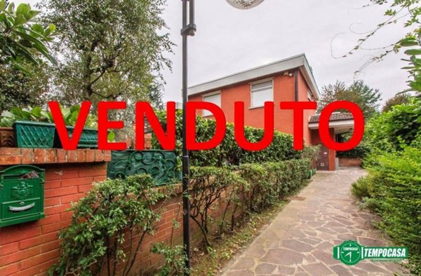 casa indipendente in vendita ad Arese