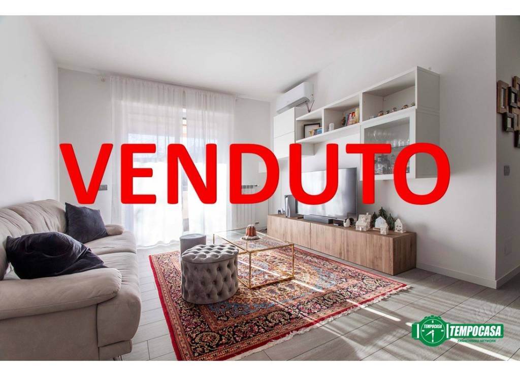 appartamento in vendita ad Arese in zona Valera