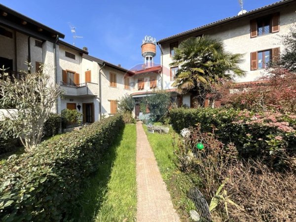 casa indipendente in vendita ad Arese
