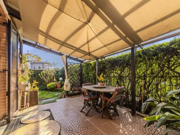 casa indipendente in vendita ad Arese