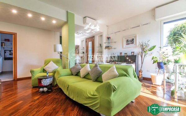 casa indipendente in vendita ad Arese