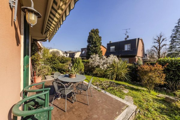 casa indipendente in vendita ad Arese