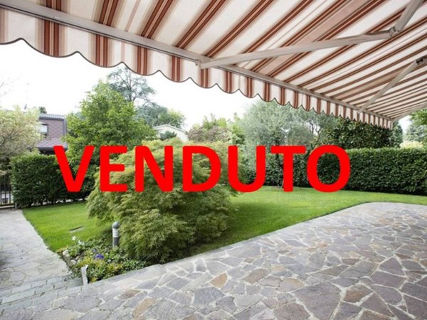casa indipendente in vendita ad Arese