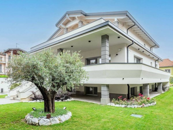 casa indipendente in vendita ad Arese
