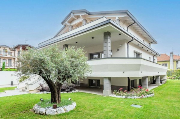 casa indipendente in vendita ad Arese