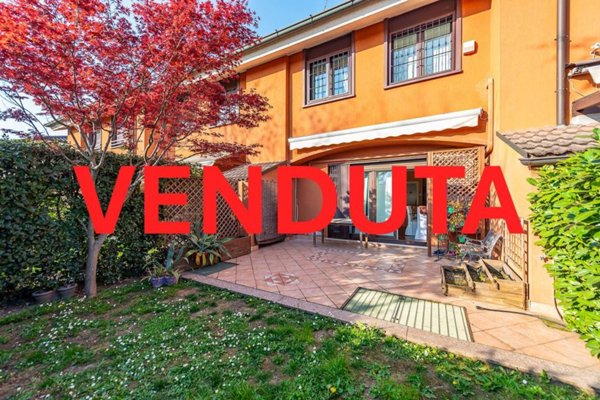 casa indipendente in vendita ad Arese