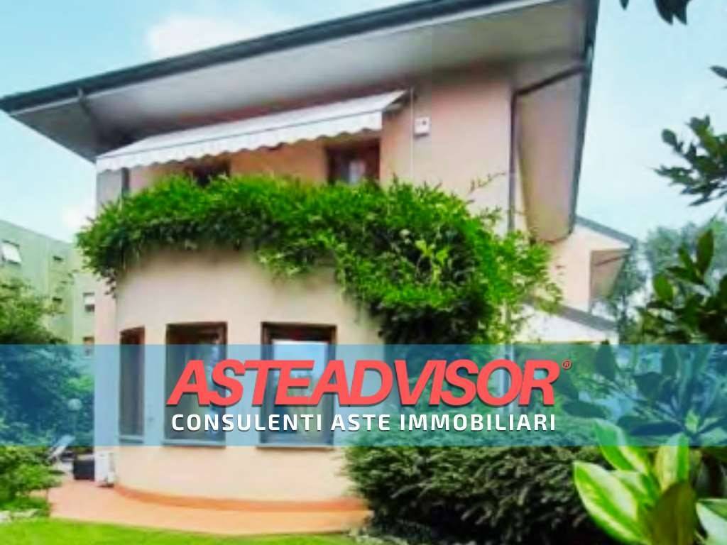 casa indipendente in vendita ad Arese
