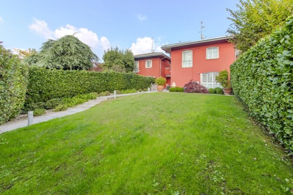 casa indipendente in vendita ad Arese