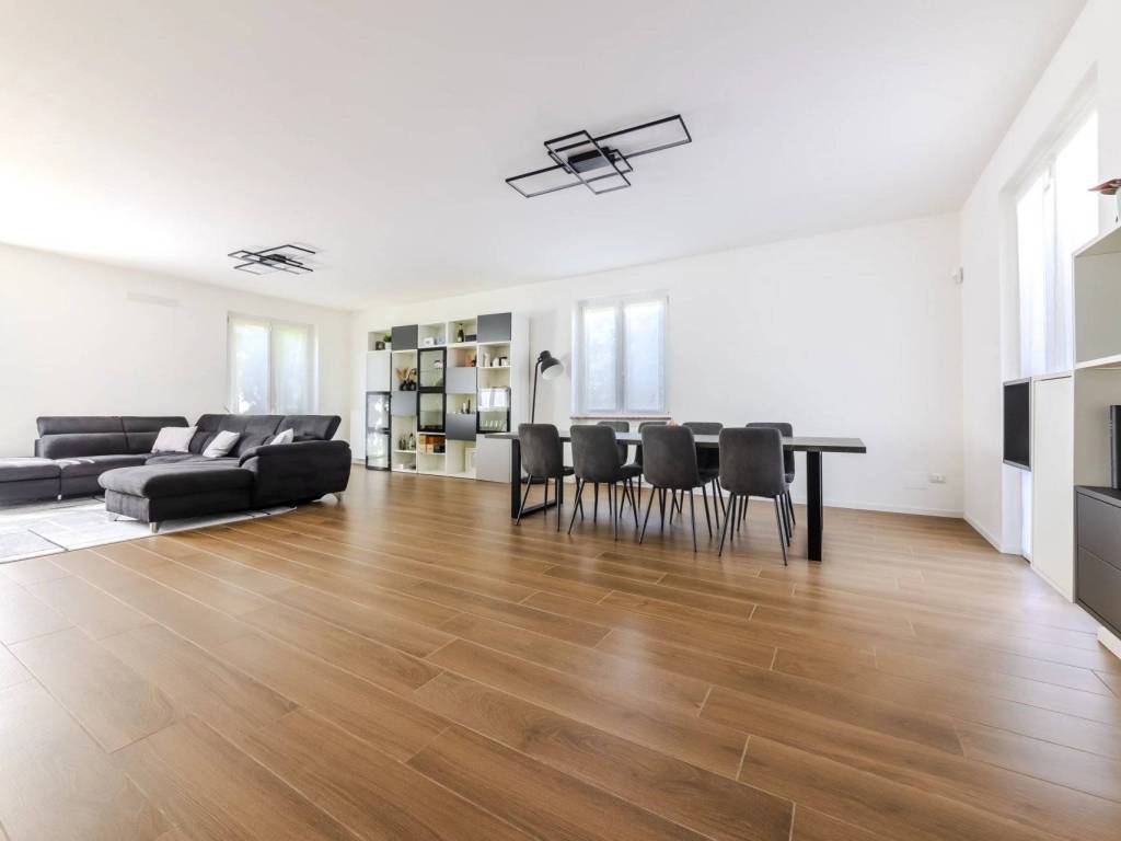 casa indipendente in vendita ad Arese