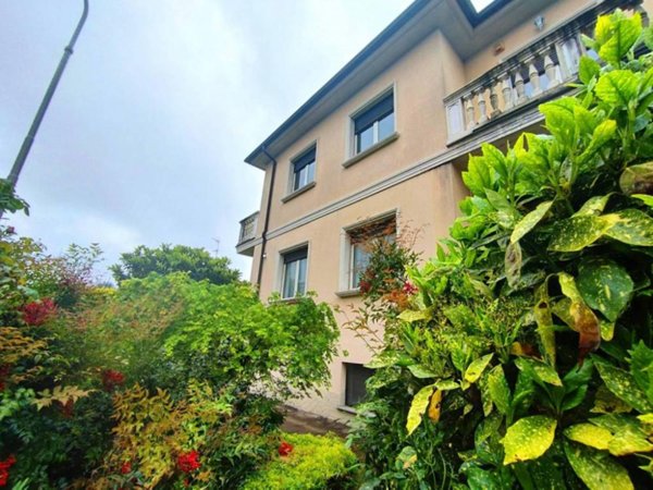 casa indipendente in vendita ad Arese