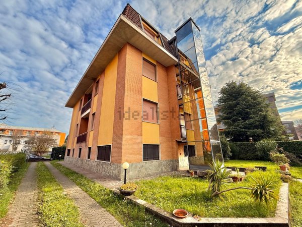 appartamento in vendita ad Arese