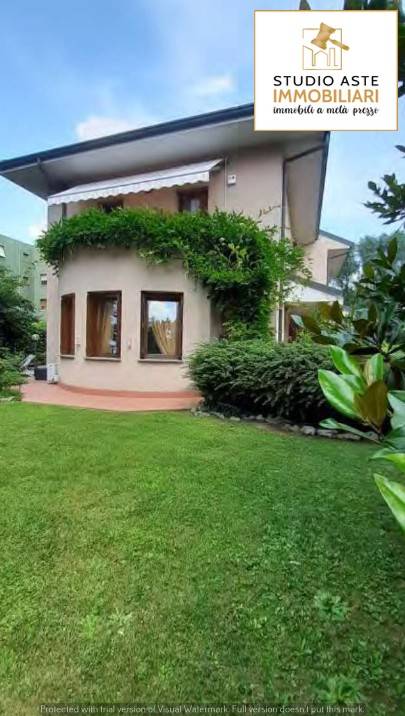 casa indipendente in vendita ad Arese