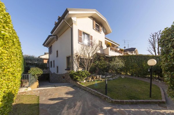 casa indipendente in vendita ad Arese