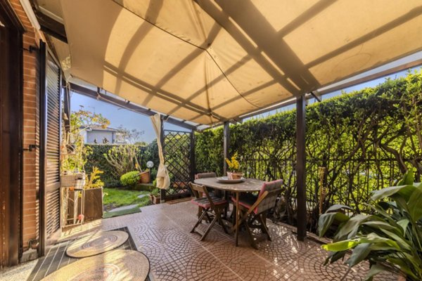 casa indipendente in vendita ad Arese