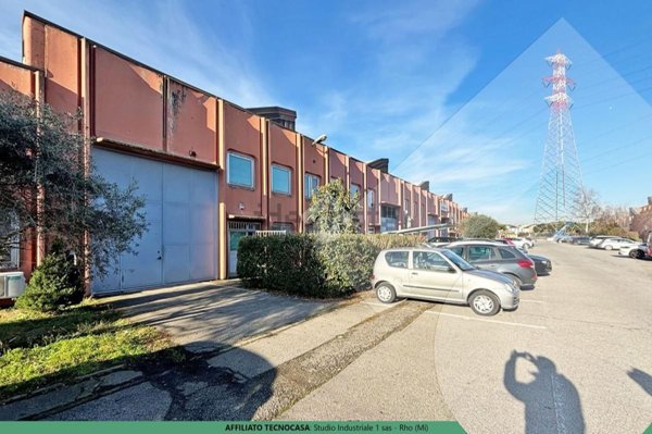 negozio in vendita ad Arese