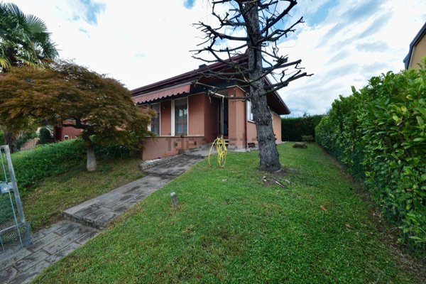 casa indipendente in vendita ad Arese