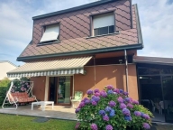 casa indipendente in vendita ad Arese