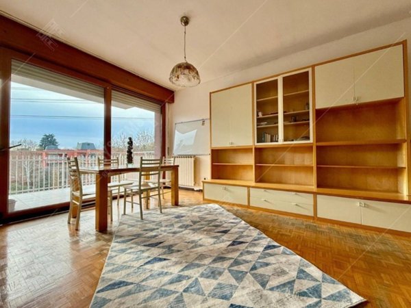 appartamento in vendita ad Arese in zona Valera