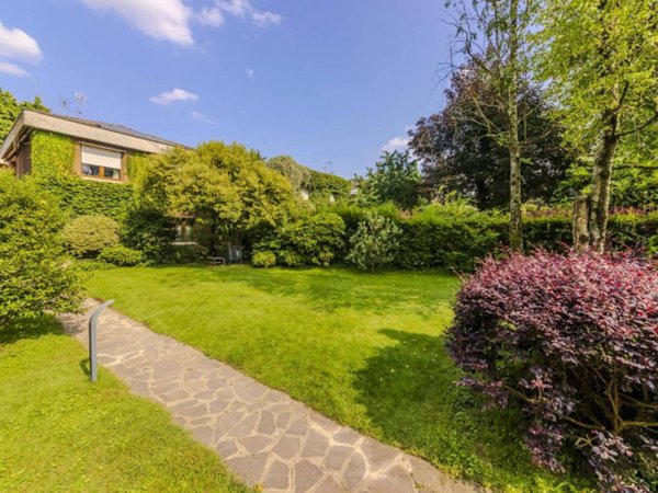 casa indipendente in vendita ad Arese