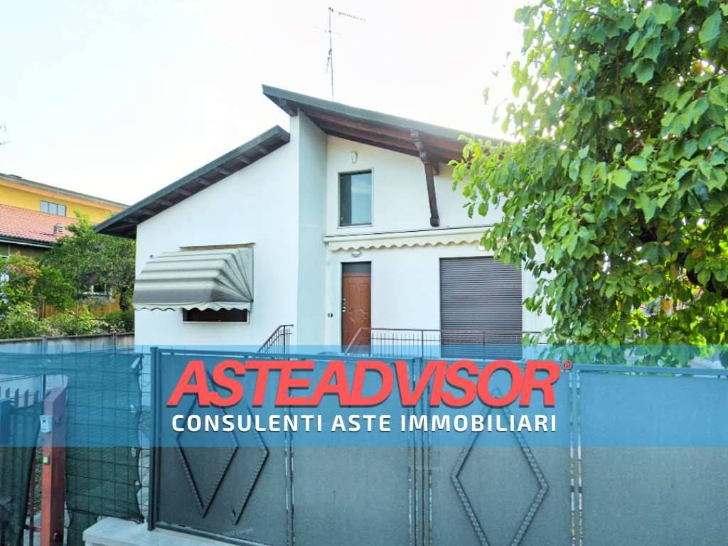casa indipendente in vendita ad Arese