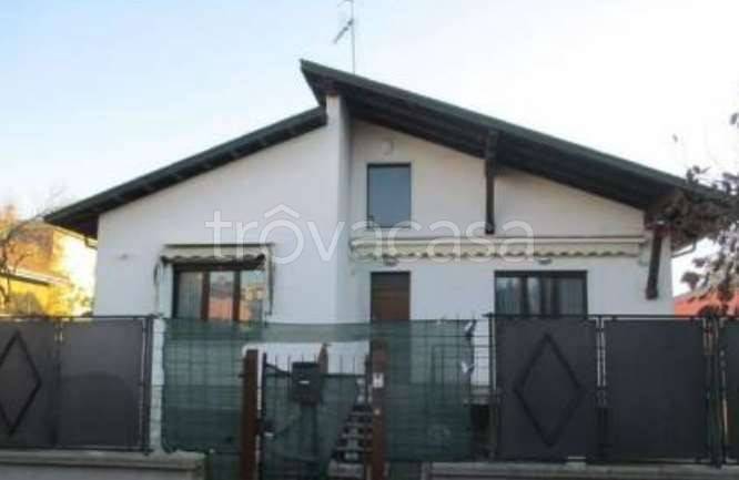 casa indipendente in vendita ad Arese