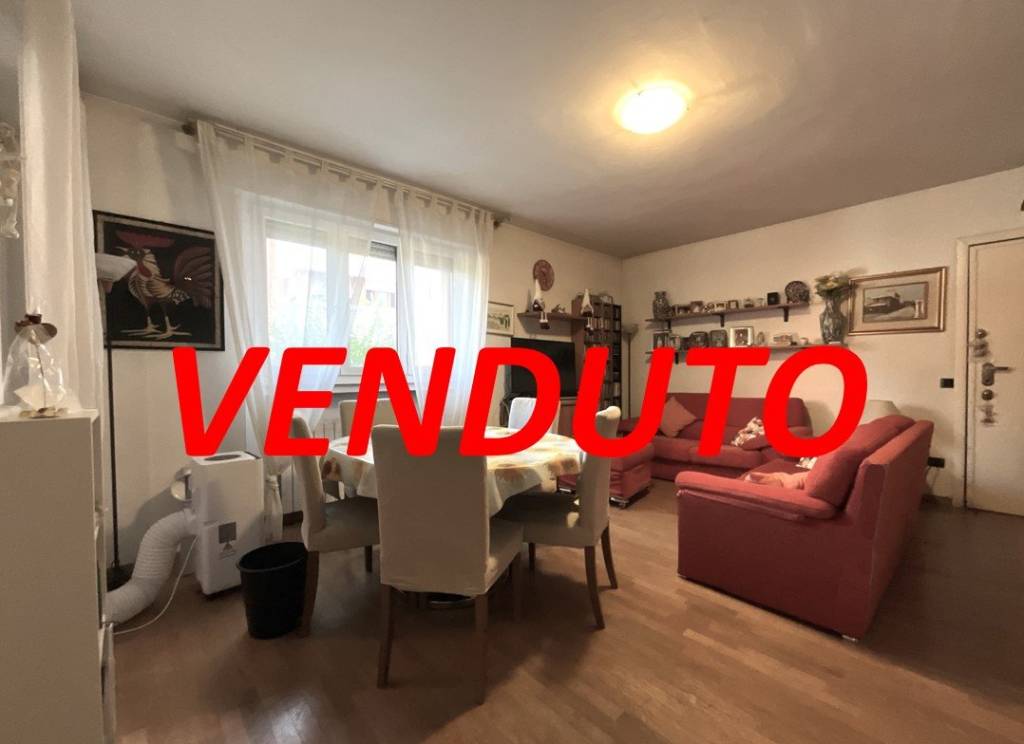 appartamento in vendita ad Arese in zona Valera