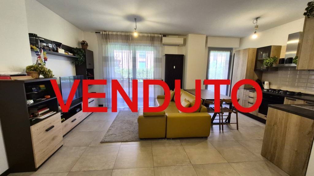 appartamento in vendita ad Arese in zona Valera