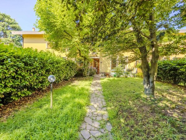 casa indipendente in vendita ad Arese