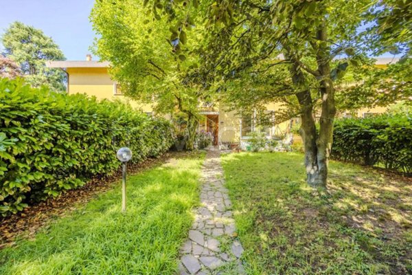 casa indipendente in vendita ad Arese