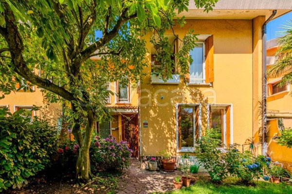 casa indipendente in vendita ad Arese