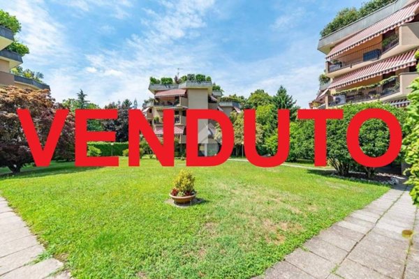 appartamento in vendita ad Arese in zona Valera